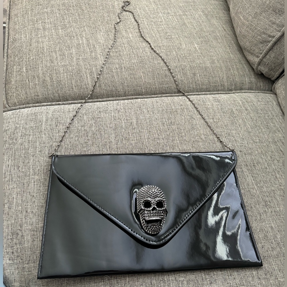 Black Patent Skull clutch with long chain